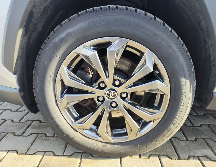 Toyota RAV4 SUV 2,5 l 163 kw