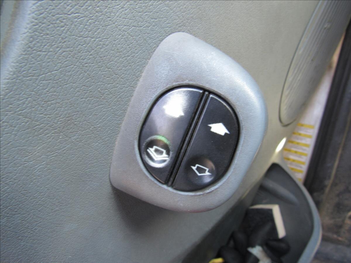 Ford Transit Skříň 2,2 l 74 kw