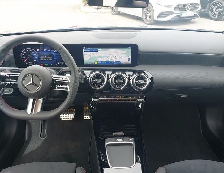 Mercedes-Benz Třídy A Hatchback 1,3 l 120 kw