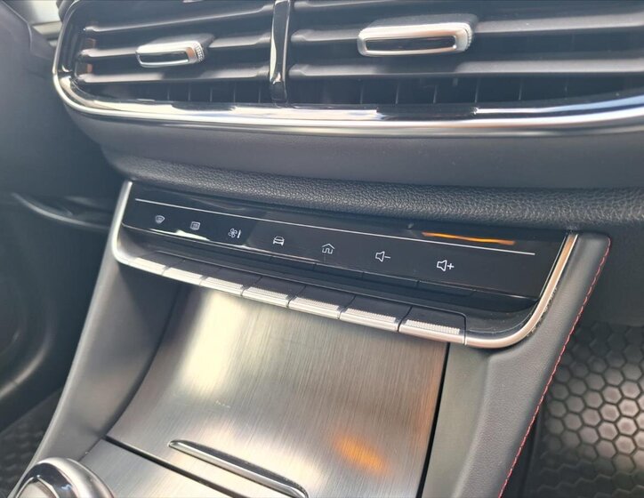 MG HS SUV / Terénní 1,5 l 119 kw