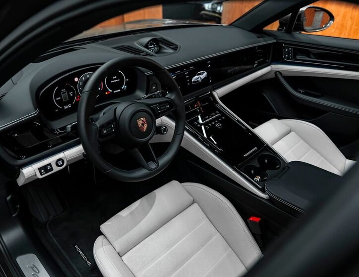 Porsche Panamera 16