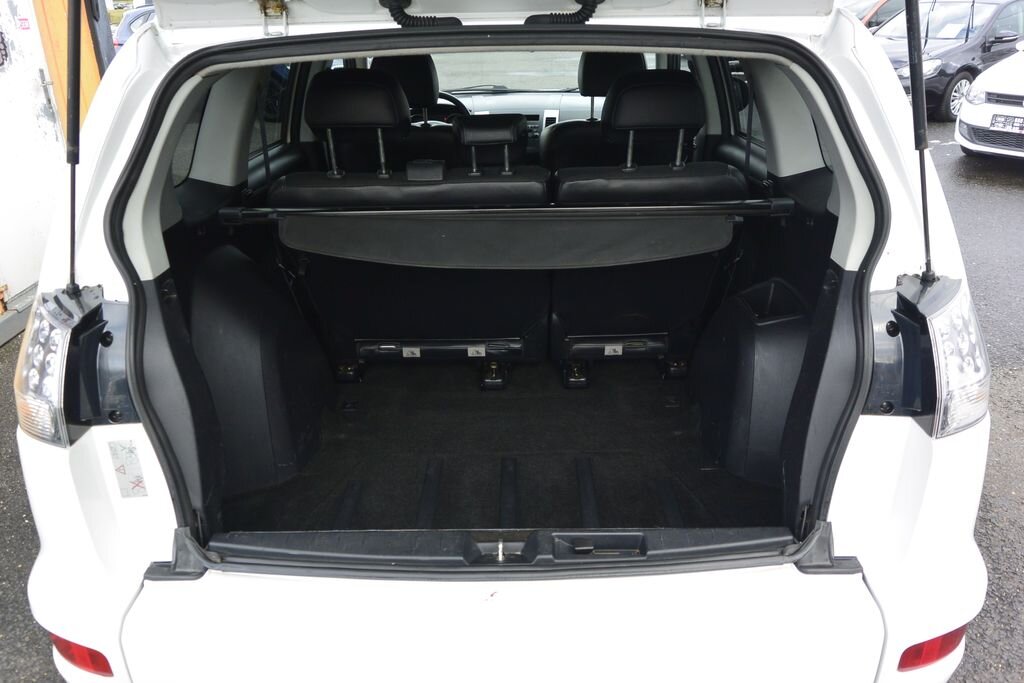 Mitsubishi Outlander SUV 2,3 l 130 kw