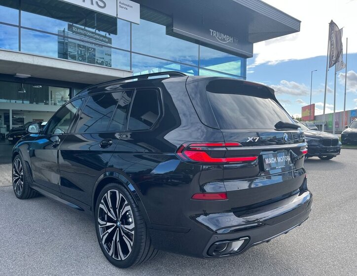BMW X7 SUV / Terénní 3,0 l 250 kw