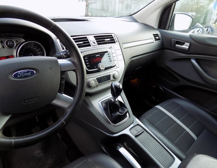 Ford Kuga SUV / Terénní 2,0 l 120 kw