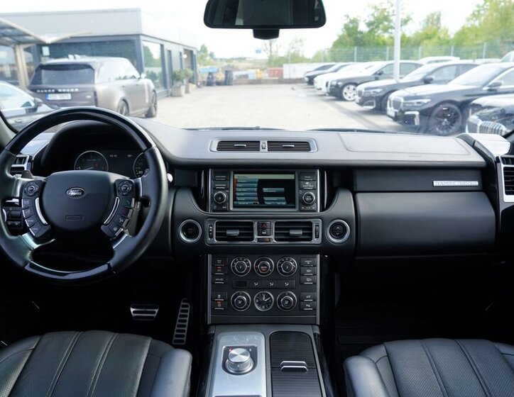 Land Rover Range Rover SUV / Terénní 4,4 l 230 kw