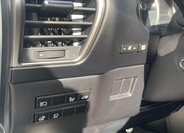 Lexus NX 300h CUV / Crossover 2,5 l 145 kw