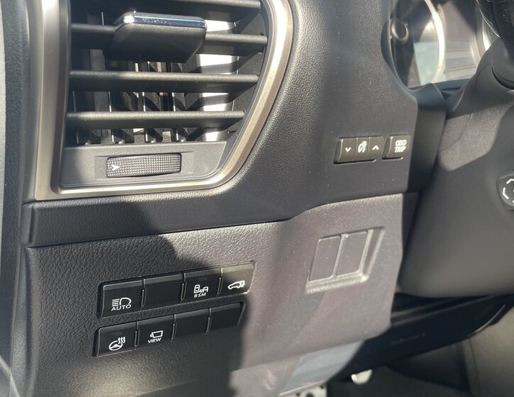 Lexus NX 300h CUV / Crossover 2,5 l 145 kw