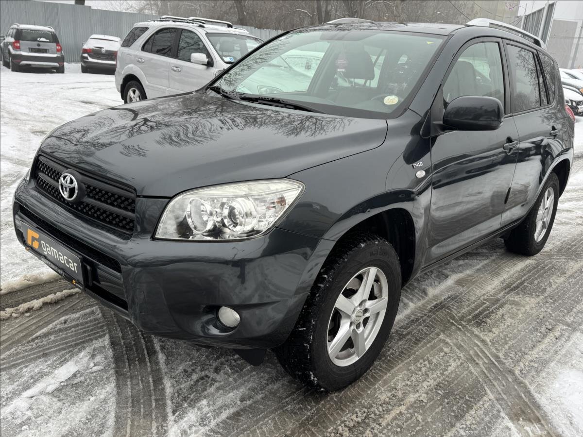 Toyota RAV4 SUV 2,2 l 100 kw