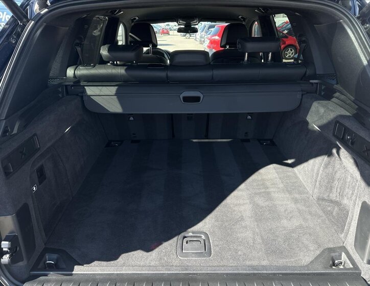 BMW X5 SUV 3,0 l 210 kw