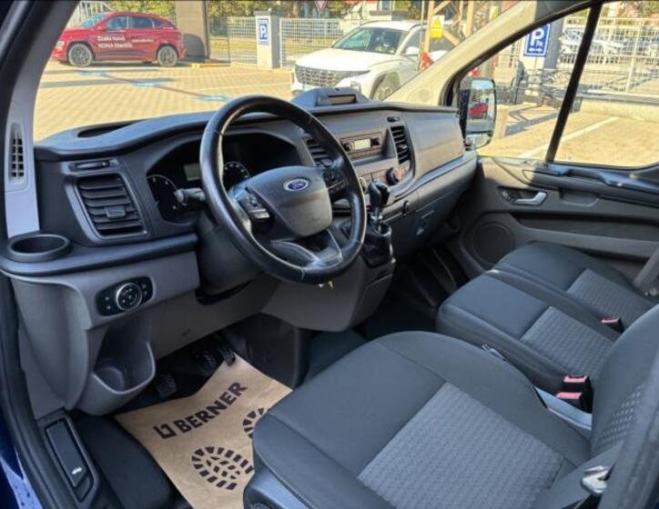 Ford Transit Custom 9