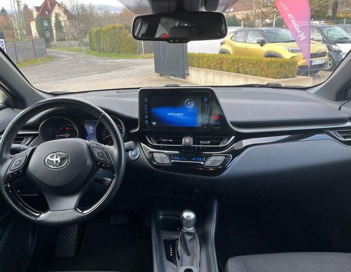 Toyota C-HR SUV / Terénní 1,8 l 72 kw