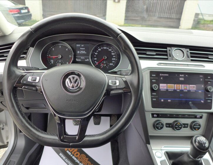 Volkswagen Passat Kombi 2,0 l 110 kw