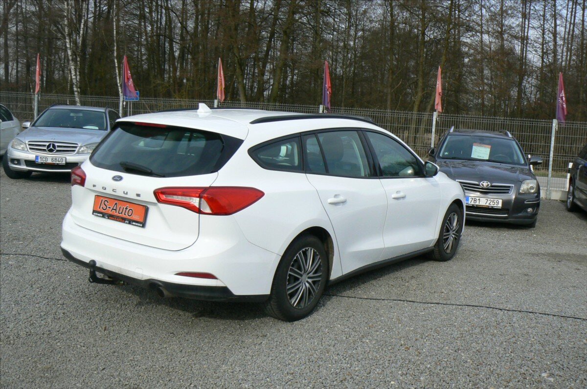 Ford Focus Kombi 999,0 92 kw