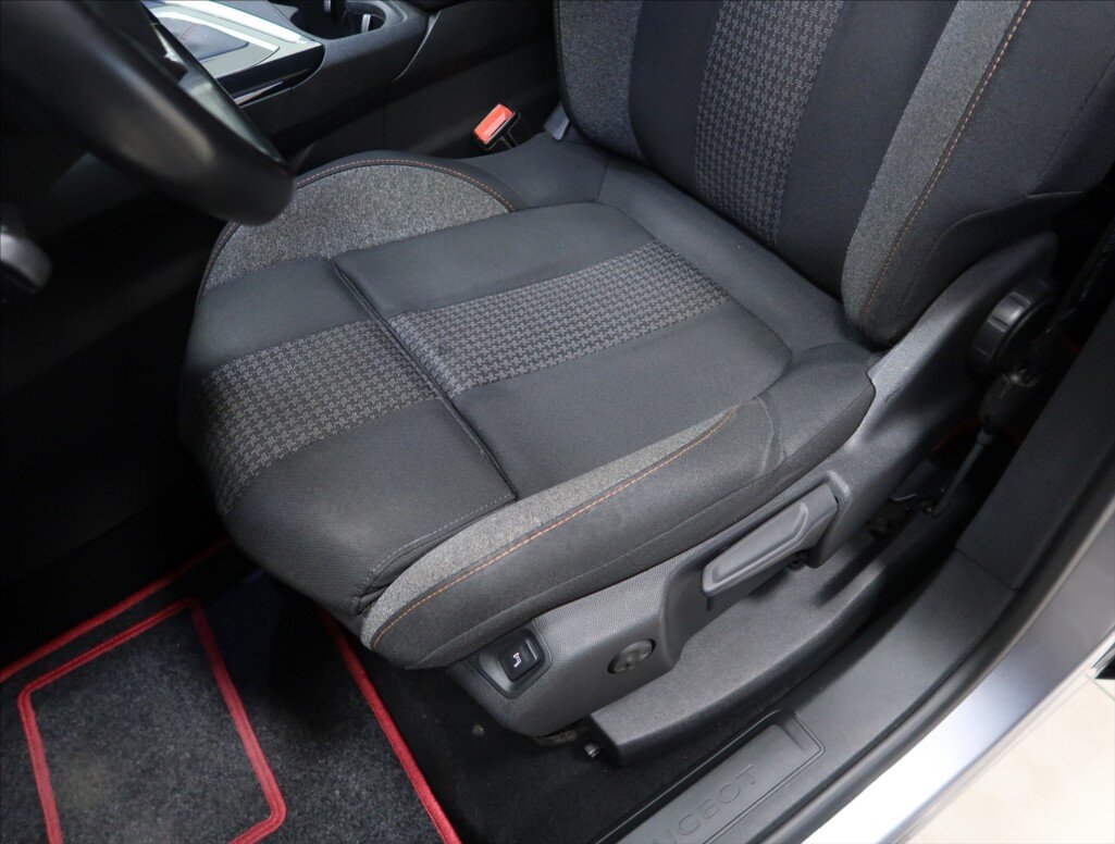 Peugeot 5008 Kombi 2,0 l 110 kw