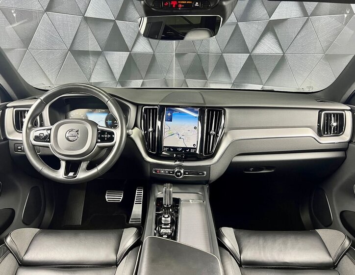 Volvo XC60 SUV / Terénní 2,0 l 288 kw