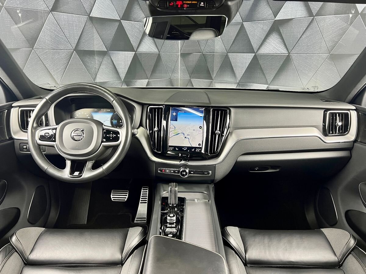 Volvo XC60 SUV / Terénní 2,0 l 288 kw