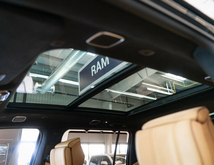 Jeep Grand Wagoneer 40