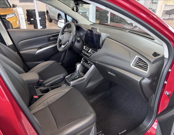 Suzuki S-Cross SUV / Terénní 1,4 l 81 kw