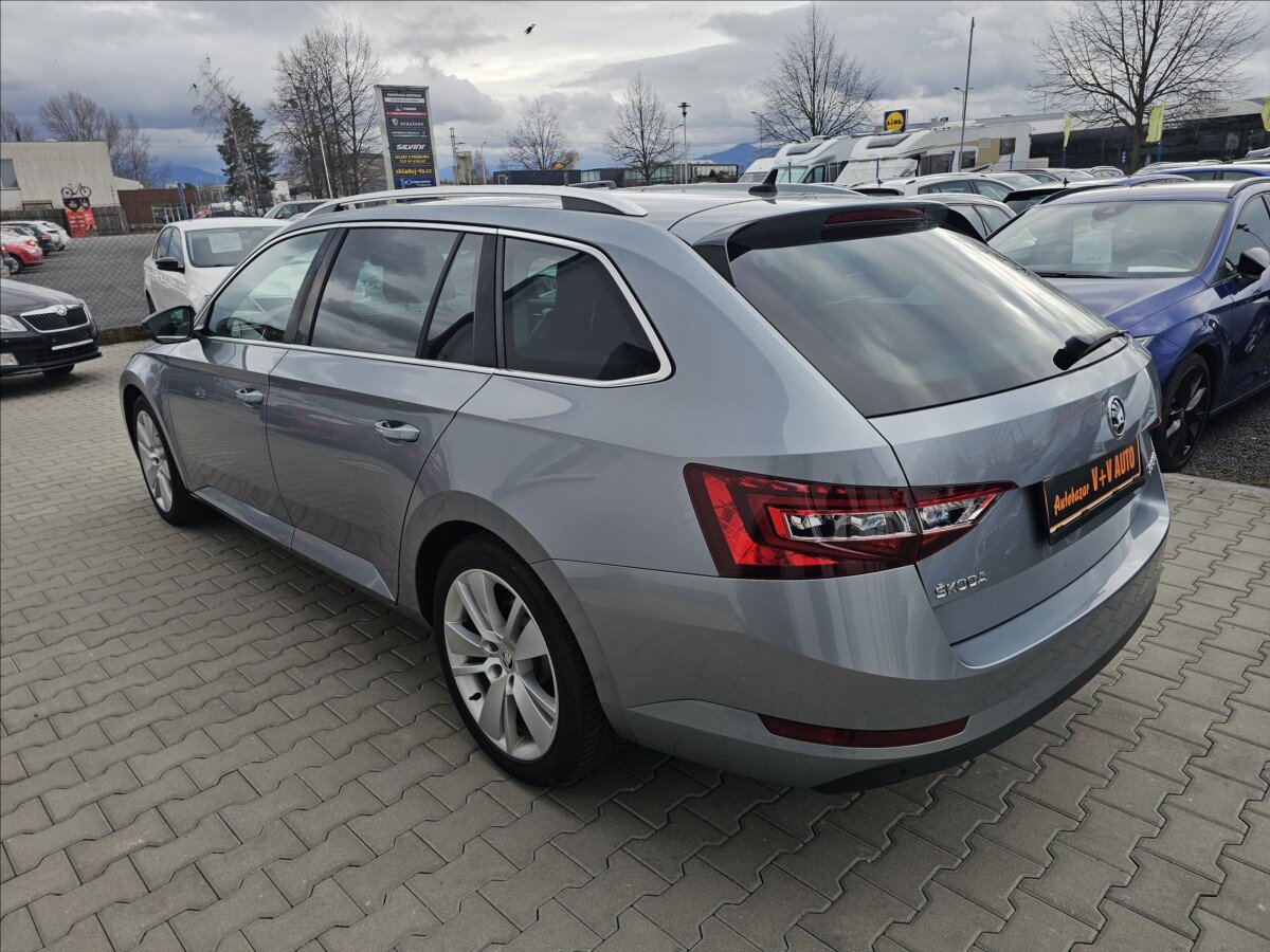 Škoda Superb Kombi 2,0 l 140 kw