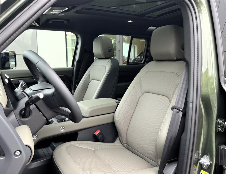 Land Rover Defender SUV / Terénní 3,0 l 183 kw
