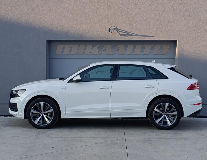 Audi Q8 SUV / Terénní 3,0 l 210 kw