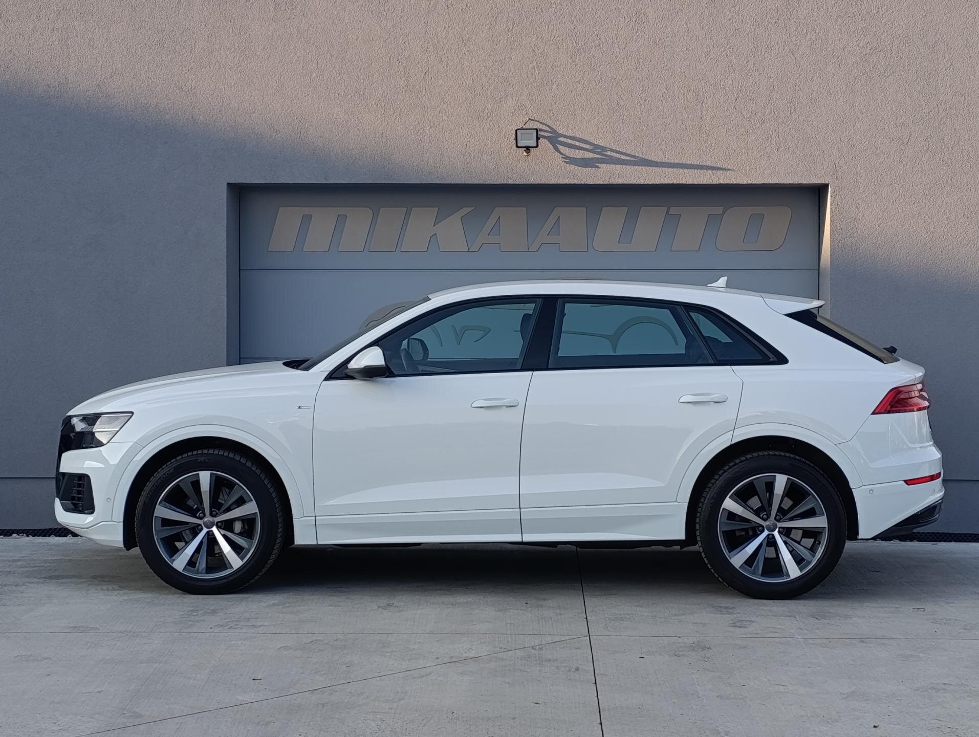 Audi Q8 SUV / Terénní 3,0 l 210 kw