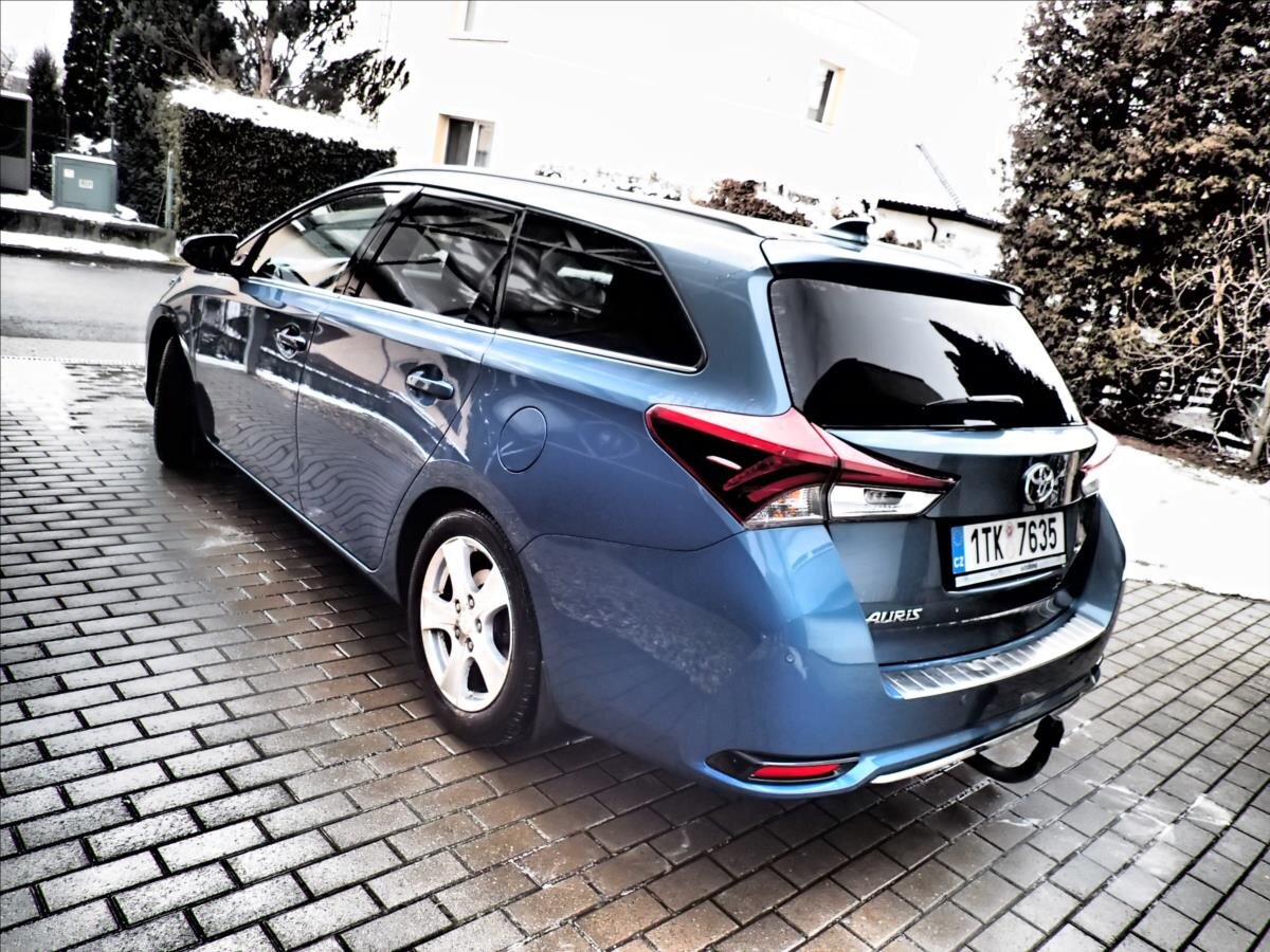 Toyota Auris Kombi 1,6 l 97 kw