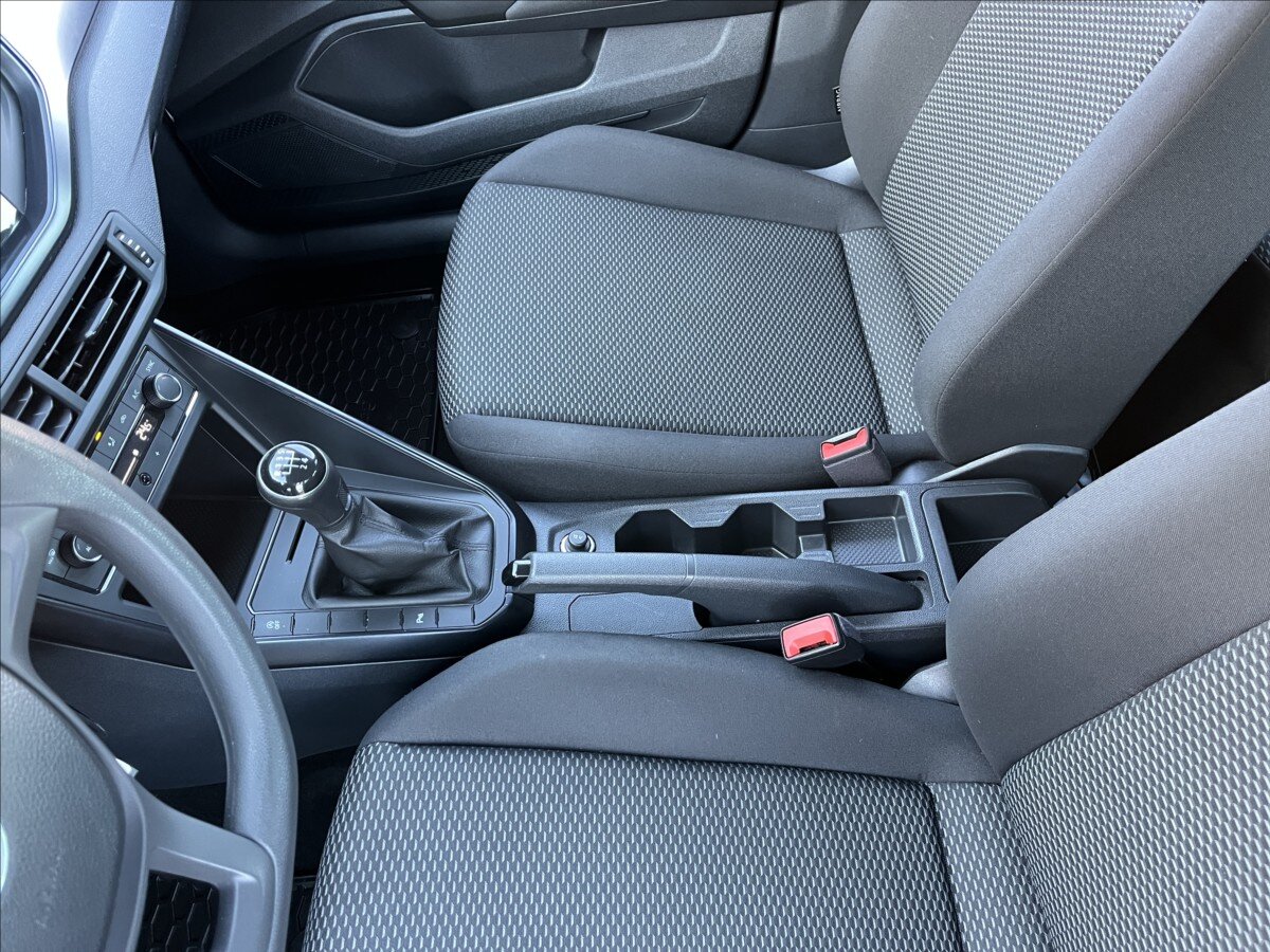 Volkswagen Polo Hatchback 999,0 48 kw