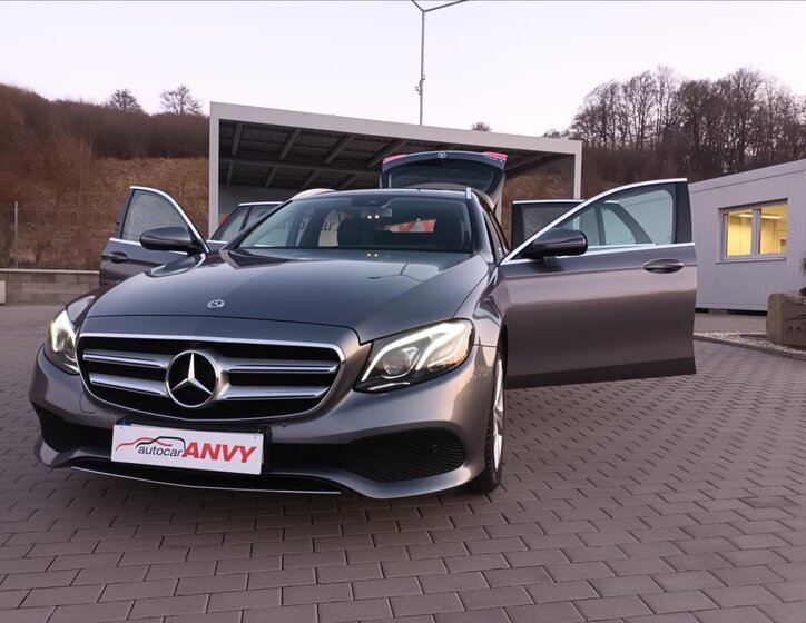 Mercedes-Benz Třídy E Kombi 3,0 l 190 kw