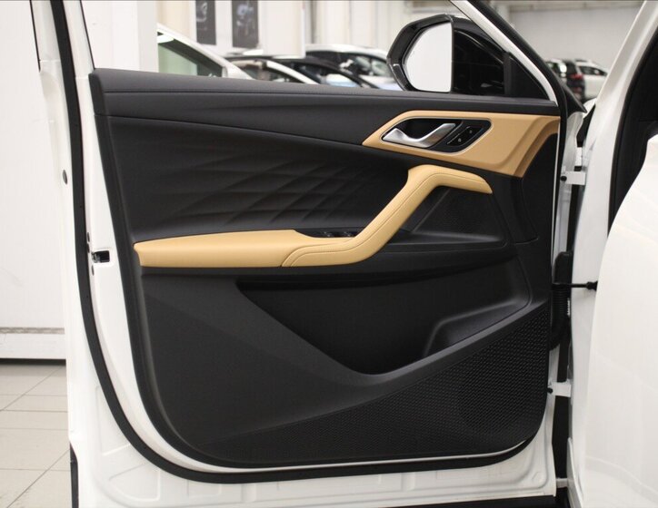 MG HS SUV 1,5 l 200 kw