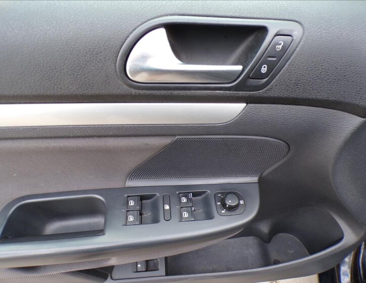 Volkswagen Jetta Sedan 1,4 l 90 kw