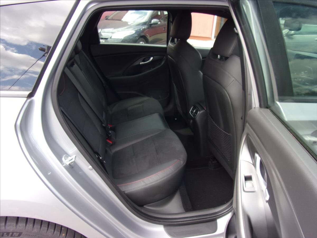 Hyundai i30 Hatchback 1,6 l 100 kw