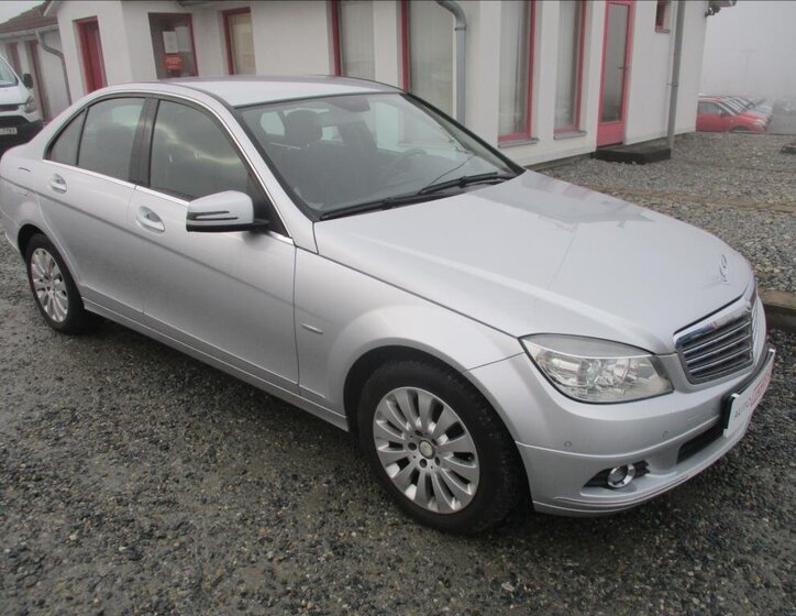 Mercedes-Benz Třídy C Sedan / Limuzína 1,8 l 115 kw