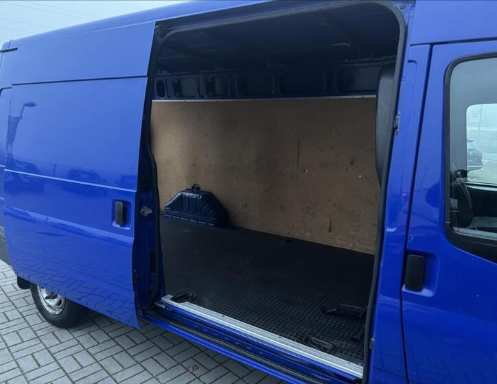 Ford Transit 14