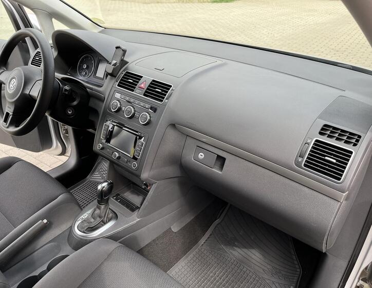 Volkswagen Touran 16