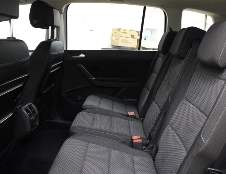Volkswagen Touran 14