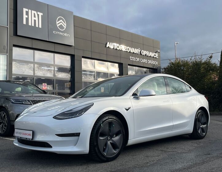 Tesla Model 3 1