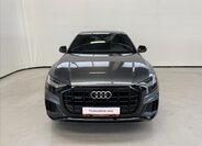 Audi Q8 4