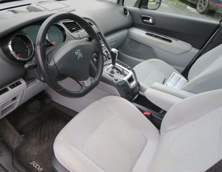 Peugeot 5008 MPV 2,0 l 120 kw