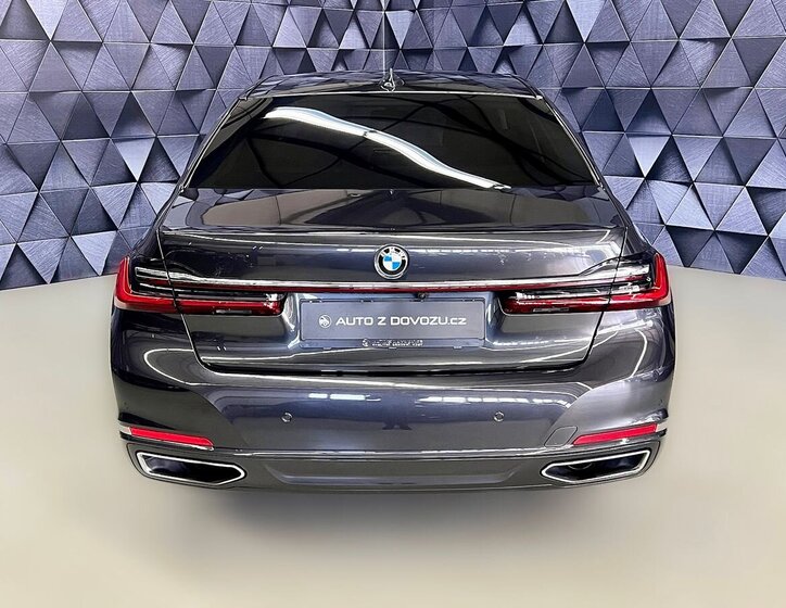 BMW Řada 7 Sedan / Limuzína 3,0 l 250 kw