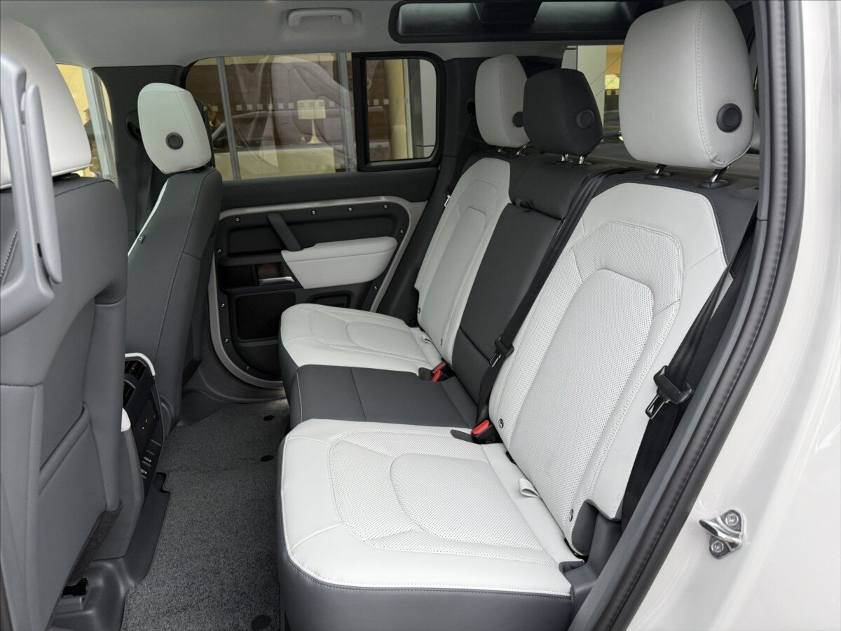 Land Rover Defender SUV 3,0 l 184 kw