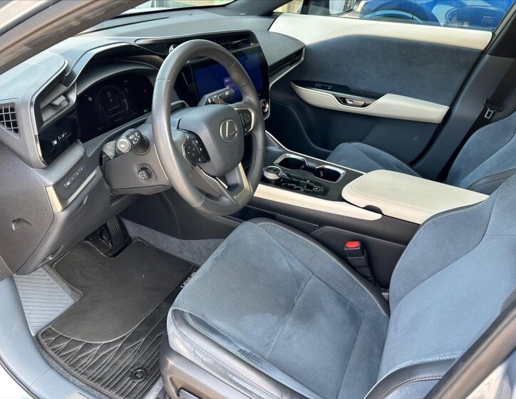 Lexus RZ 450e SUV 0,0 230 kw