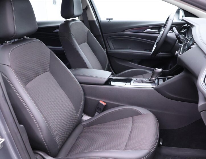 Opel Insignia Liftback 2,0 l 191 kw