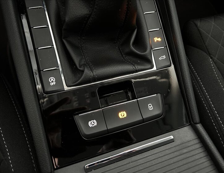 Škoda Superb Sedan / Limuzína 1,4 l 110 kw