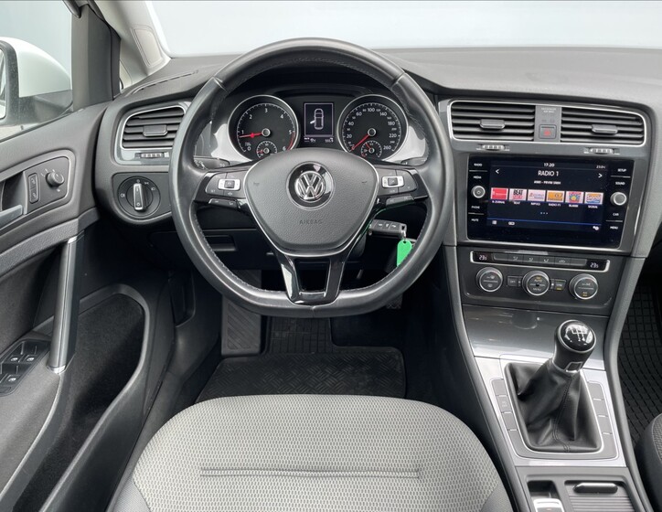 Volkswagen Golf 10