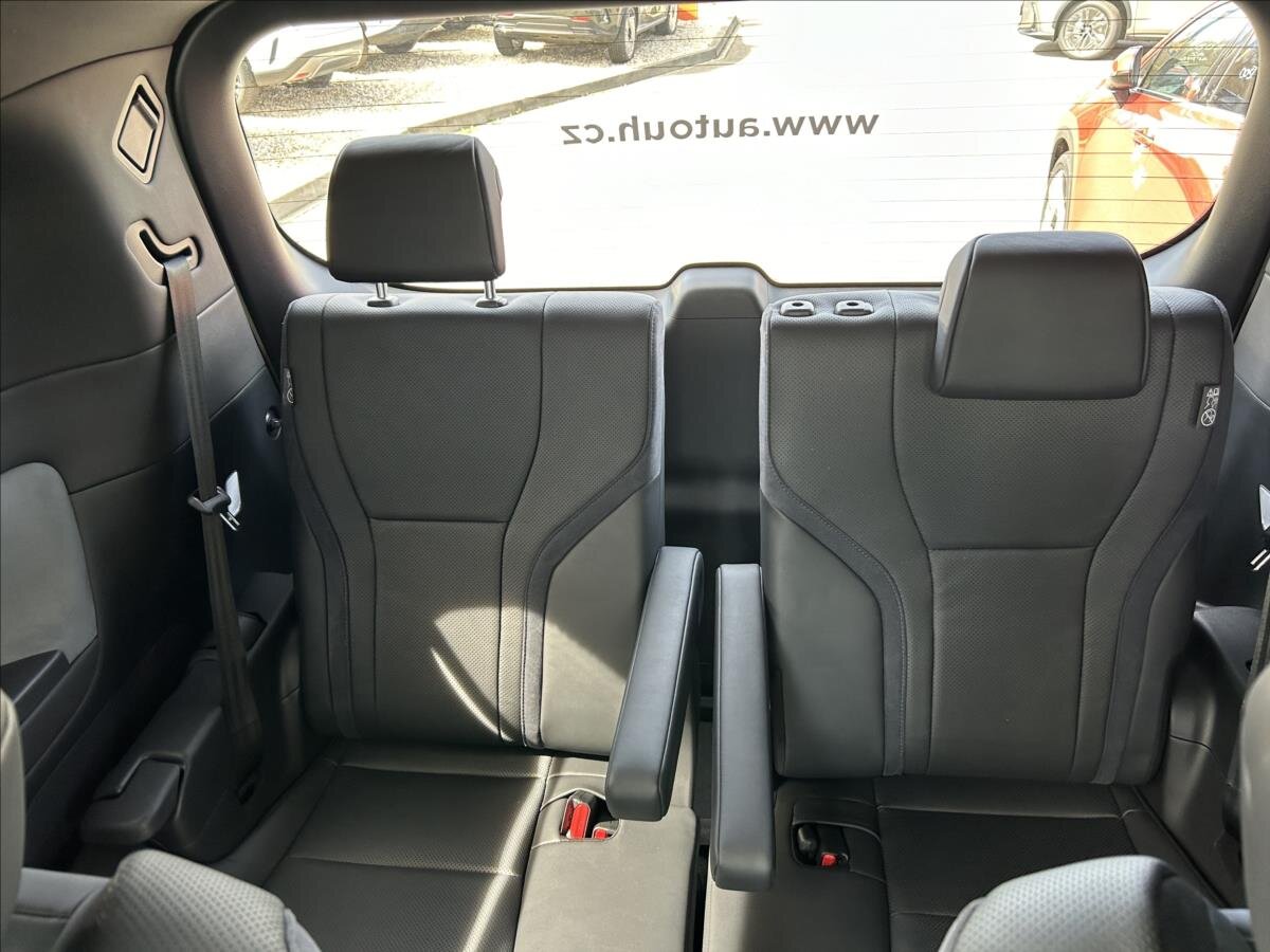 Lexus LM 350h VAN-Minibus 2,5 l 183 kw