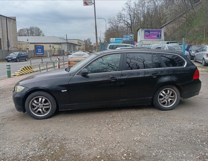 BMW Řada 3 Kombi 2,5 l 160 kw