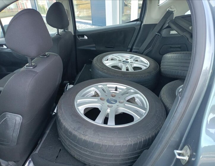 Peugeot 207 Kombi 1,4 l 70 kw