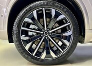 Volvo XC90 SUV / Terénní 2,0 l 335 kw