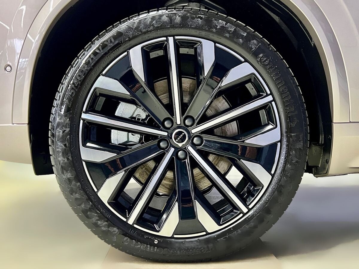 Volvo XC90 SUV / Terénní 2,0 l 335 kw